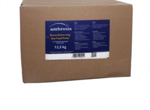 Kartong med Ambrosia foderdeg – innehåller praktiska 2,5 kg påsar för utfodring av bin.