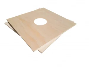 Foderplatta i trä 450x450 mm med hål i mitten för utfodring i LN-bikupa
