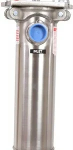 Rostfritt rörfilter för honung med 50 mikron filterinsats, 53 cm långt, med inlopp och utlopp markerade.