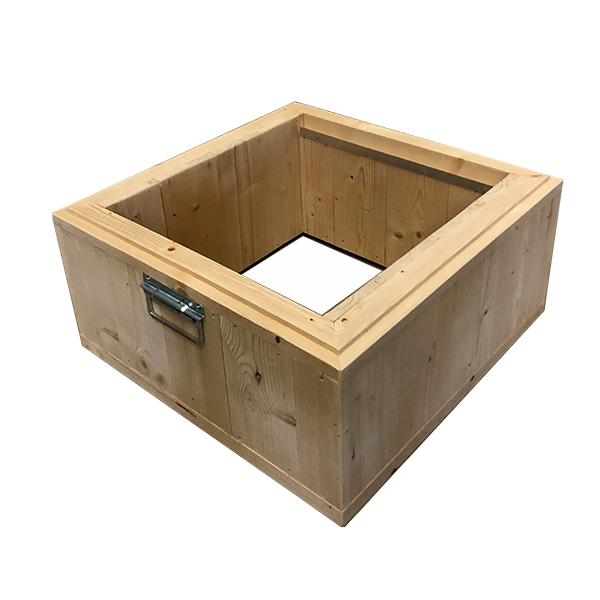 Träkupa-sarg i LN-format från LP:s, tillverkad i massivt trä med måtten 49,5 × 49,5 × 23,0 cm.